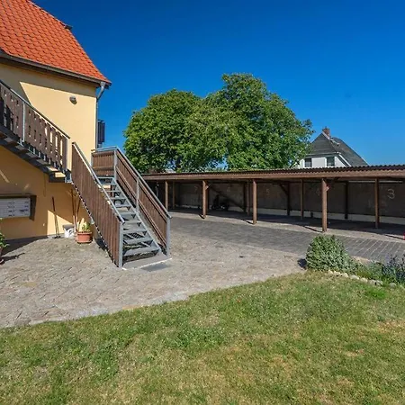 Ferienwohnung In Ruhiger Lage *