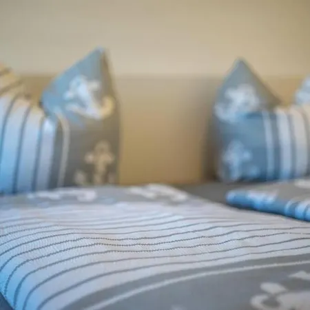 Apartment Ferienwohnung In Ruhiger Lage *