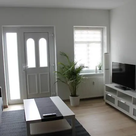 Apartment Ferienwohnung In Ruhiger Lage *